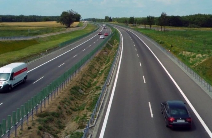 {Generalna Dyrekcja Dróg Krajowych i Autostrad unieważniła przetarg na budowę drogi S16 z Borek Wielkich do Mrągowa.}